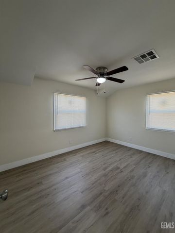 301 Harding Avenue, Bakersfield, CA 93308