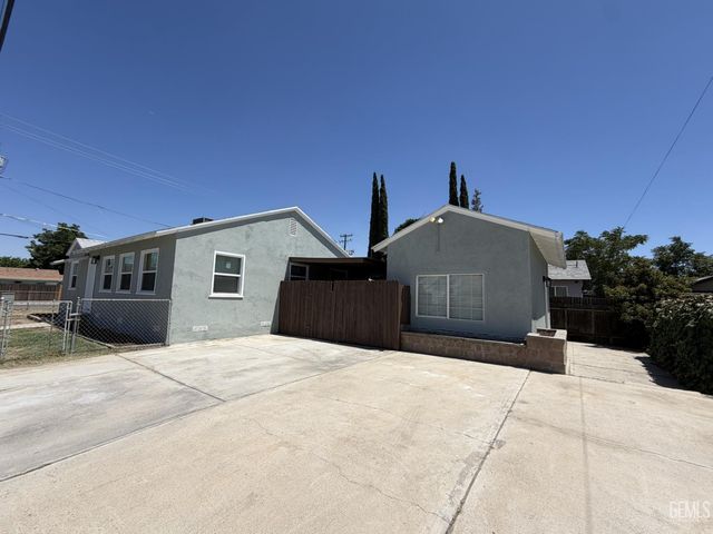 301 Harding Avenue, Bakersfield, CA 93308