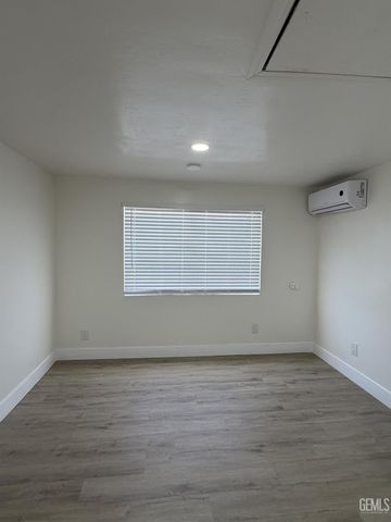 301 Harding Avenue, Bakersfield, CA 93308