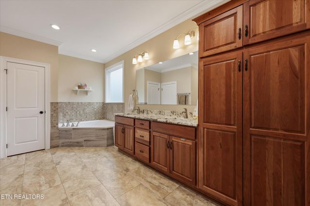 166 E Shore Drive, Rockwood, TN 37854
