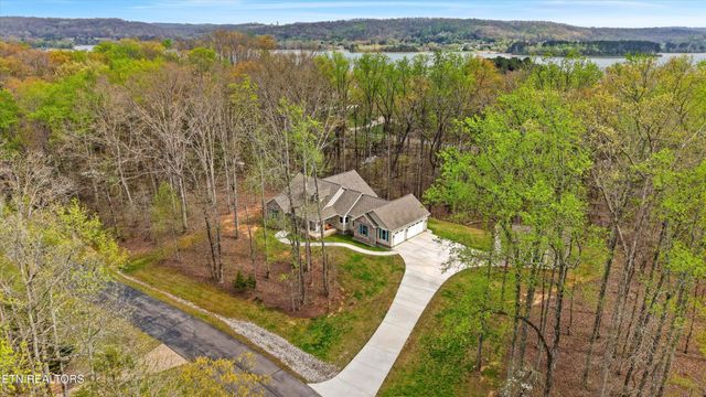 166 E Shore Drive, Rockwood, TN 37854