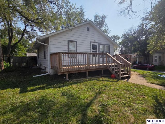 1001 Nelson Street, Lincoln, NE 68521