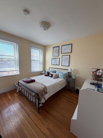 1568 Commonwealth Ave 6, Boston, MA 02135