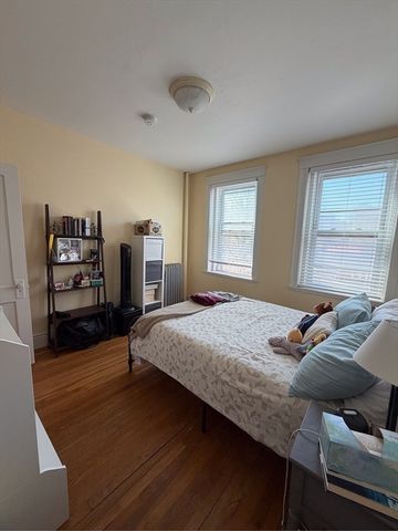 1568 Commonwealth Ave 6, Boston, MA 02135