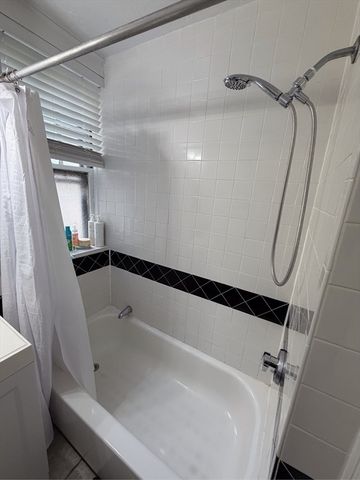 1568 Commonwealth Ave 6, Boston, MA 02135