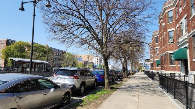 1568 Commonwealth Ave 6, Boston, MA 02135