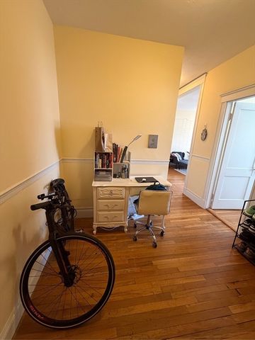 1568 Commonwealth Ave 6, Boston, MA 02135