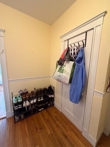 1568 Commonwealth Ave 6, Boston, MA 02135