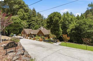 220 Miracle Ln, Santa Cruz, CA 95060