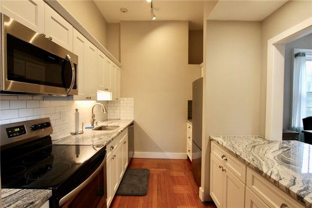 541 Bellevue Avenue 4, Newport, RI 02840