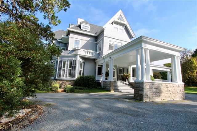 541 Bellevue Avenue 4, Newport, RI 02840