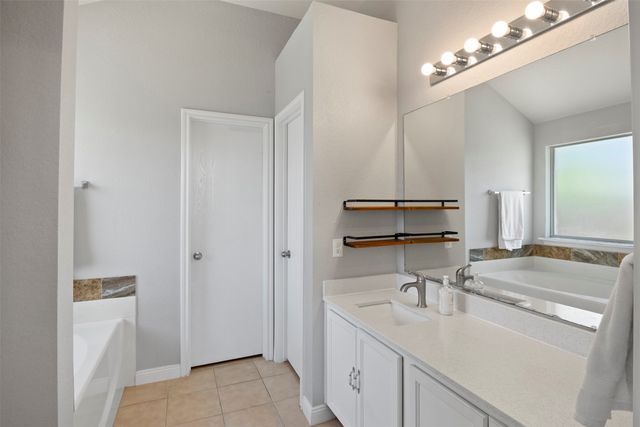 901 Timber Oaks Court, Arlington, TX 76010