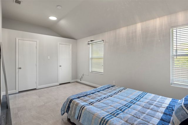 901 Timber Oaks Court, Arlington, TX 76010