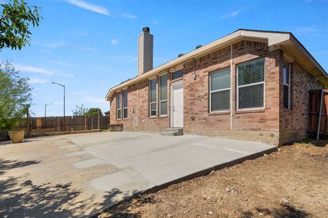 901 Timber Oaks Court, Arlington, TX 76010