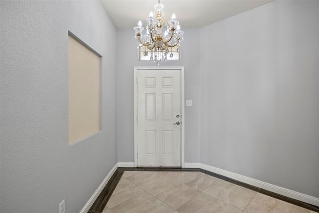 901 Timber Oaks Court, Arlington, TX 76010