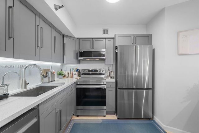 3300 NE 191st Street 1816, Aventura, FL 33180