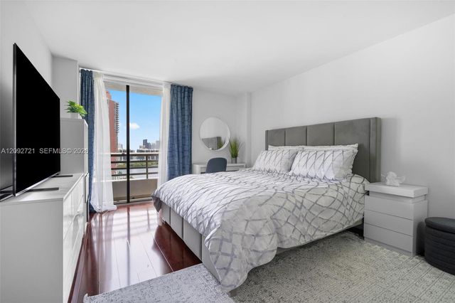 3300 NE 191st Street 1816, Aventura, FL 33180