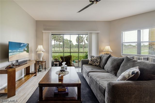 200 Vintage CIR 103, Naples, FL 34119