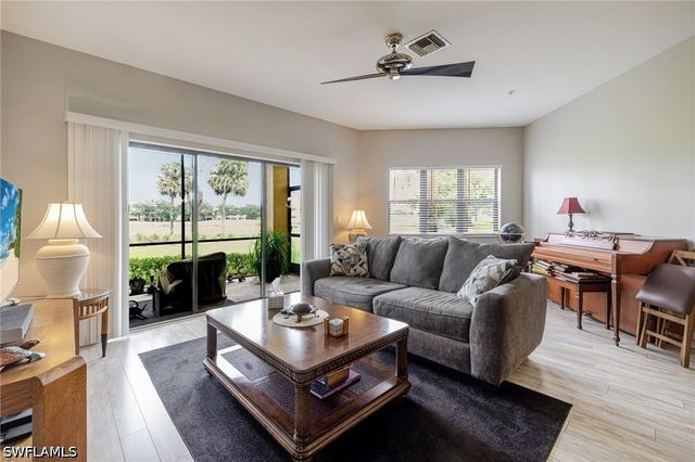 200 Vintage CIR 103, Naples, FL 34119