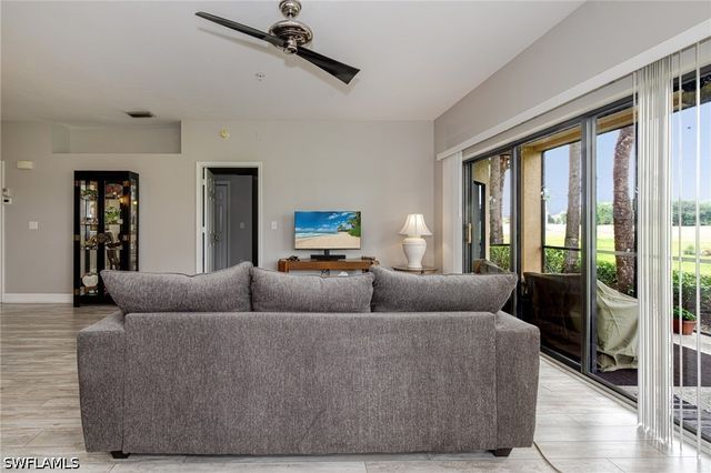 200 Vintage CIR 103, Naples, FL 34119
