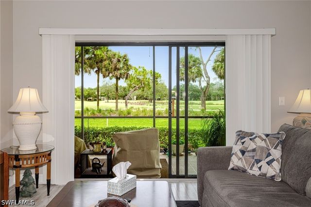 200 Vintage CIR 103, Naples, FL 34119