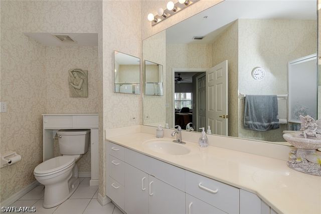 200 Vintage CIR 103, Naples, FL 34119