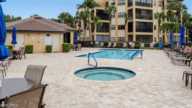 200 Vintage CIR 103, Naples, FL 34119