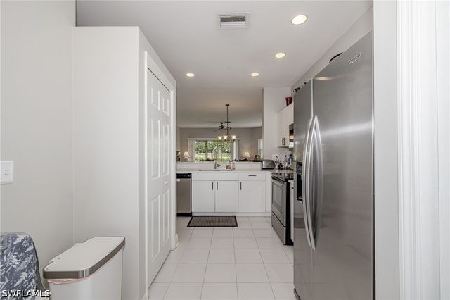 200 Vintage CIR 103, Naples, FL 34119