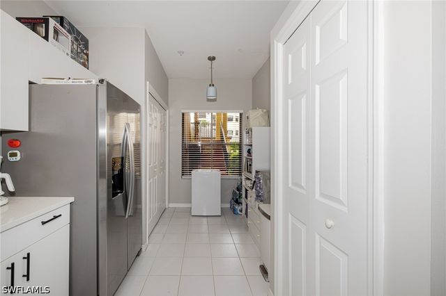 200 Vintage CIR 103, Naples, FL 34119
