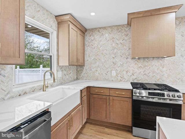 26 HOLLY RD, Clementon, NJ 08021