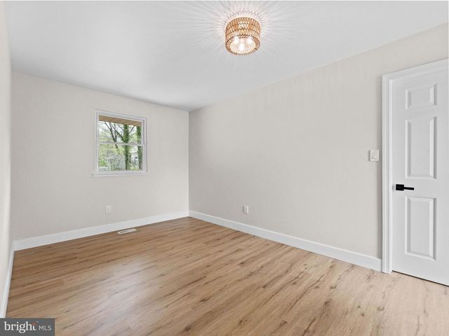 26 HOLLY RD, Clementon, NJ 08021