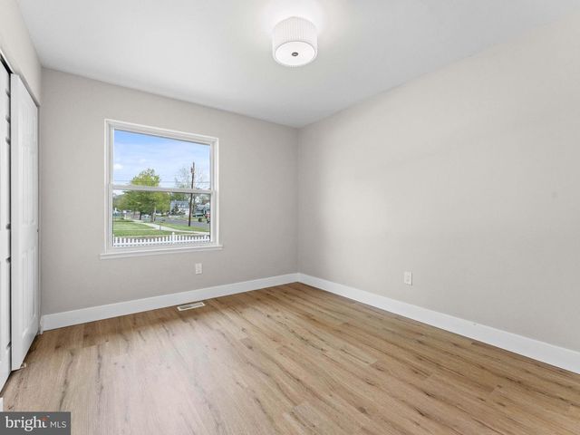 26 HOLLY RD, Clementon, NJ 08021