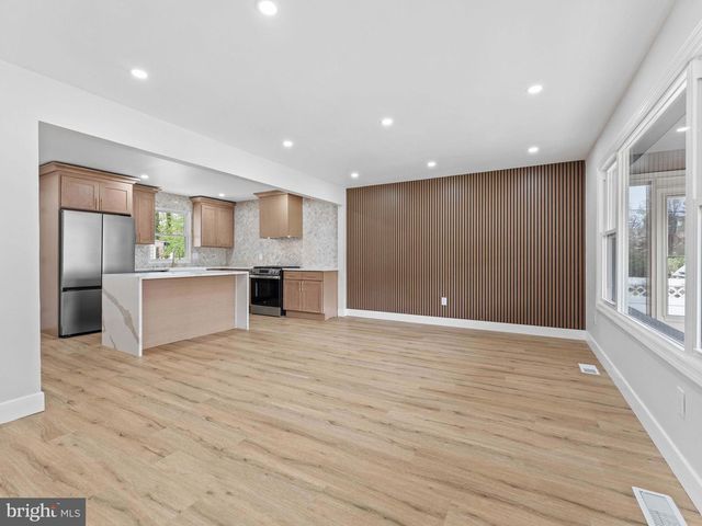 26 HOLLY RD, Clementon, NJ 08021