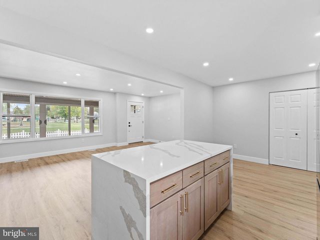 26 HOLLY RD, Clementon, NJ 08021