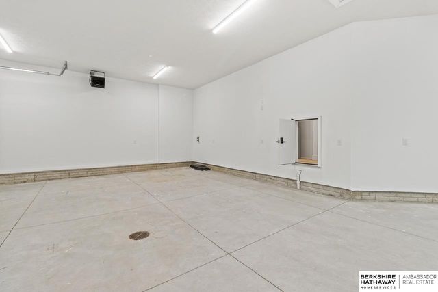 21052 Joseph Street, Elkhorn, NE 68022