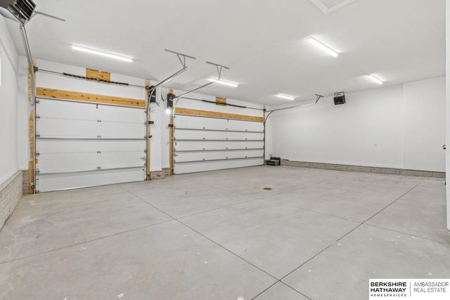 21052 Joseph Street, Elkhorn, NE 68022