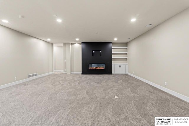 21052 Joseph Street, Elkhorn, NE 68022