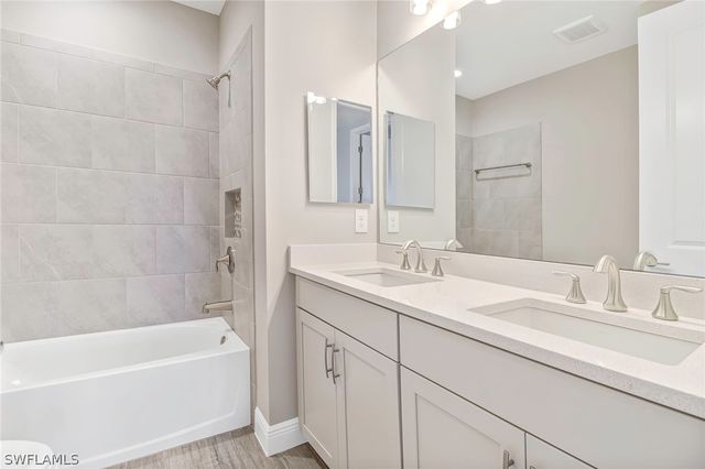 4652 Centaurus CIR, Naples, FL 34120