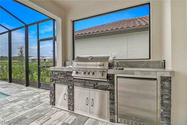 4652 Centaurus CIR, Naples, FL 34120