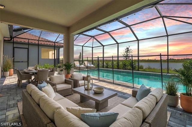 4652 Centaurus CIR, Naples, FL 34120