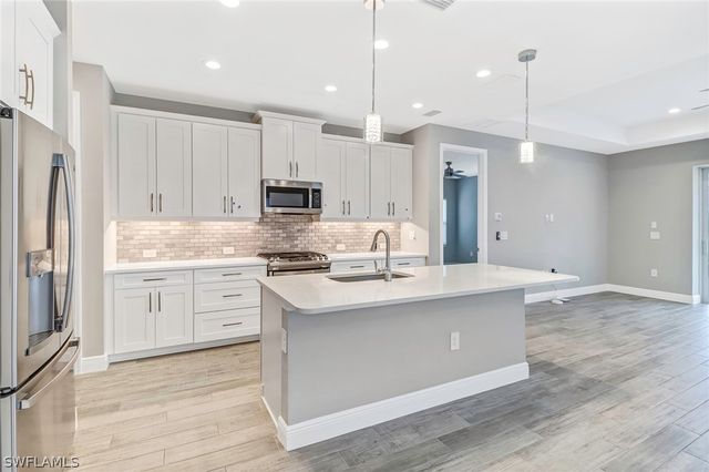 4652 Centaurus CIR, Naples, FL 34120