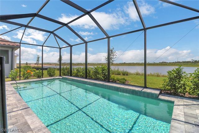 4652 Centaurus CIR, Naples, FL 34120