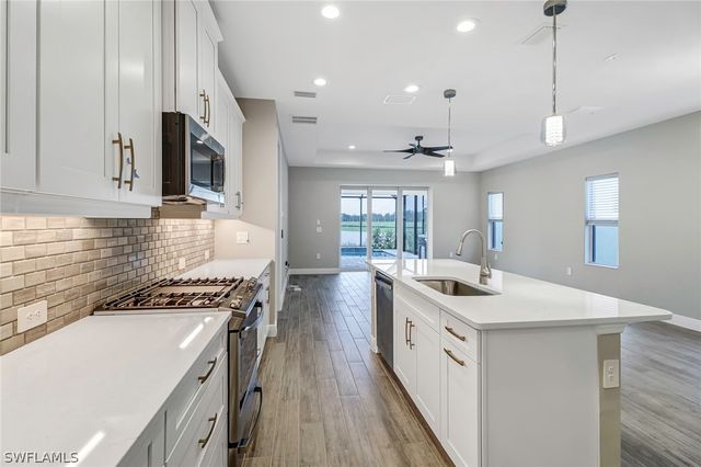 4652 Centaurus CIR, Naples, FL 34120
