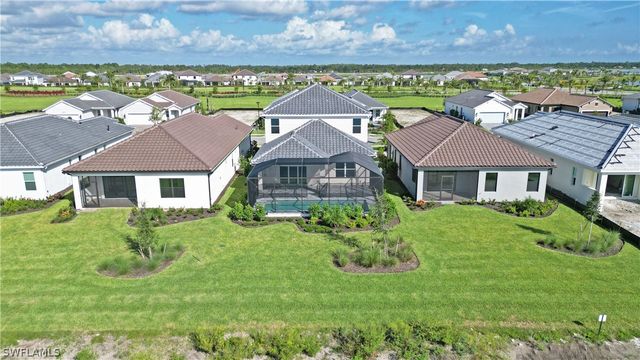 4652 Centaurus CIR, Naples, FL 34120