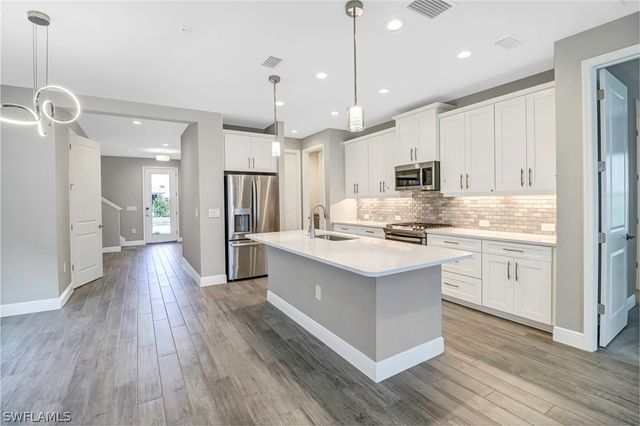 4652 Centaurus CIR, Naples, FL 34120