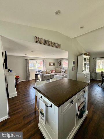 14 KENT AVE, Maple Shade, NJ 08052