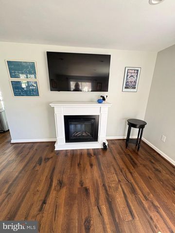 14 KENT AVE, Maple Shade, NJ 08052