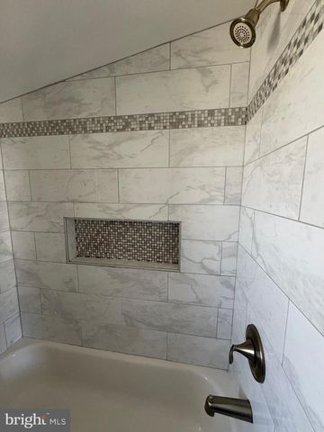 14 KENT AVE, Maple Shade, NJ 08052