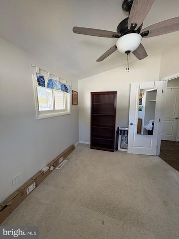 14 KENT AVE, Maple Shade, NJ 08052