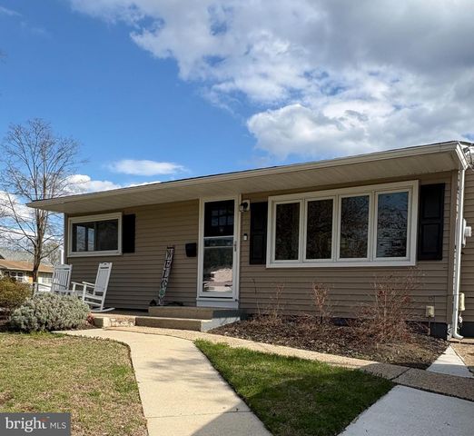 14 KENT AVE, Maple Shade, NJ 08052